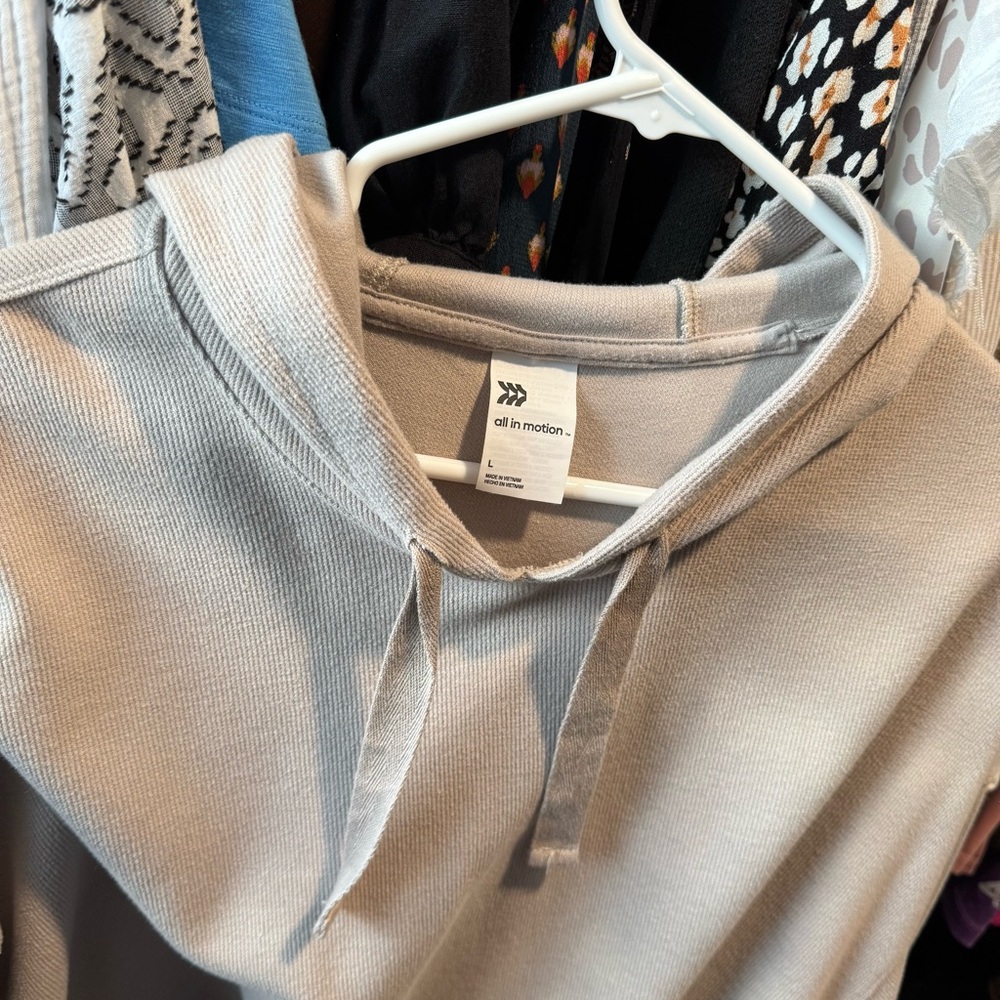 Cozy Ribbed Sweatshirt - Picture 4 of 5